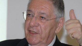 ملفا قطاع الصحة وتسيير سوق الدواء على مكتب الرئيس