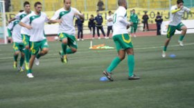 أنصار‭ ‬الكناري‭ ‬يساندون‭ ‬يونس‭ ‬ويرفضون‭ ‬رحيله