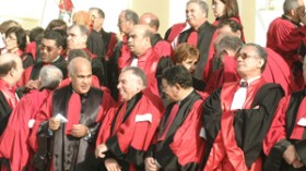 منح القضاة الإداريين صلاحية توجيه أوامر بالتنفيذ للإدارات ابتداء من أفريل