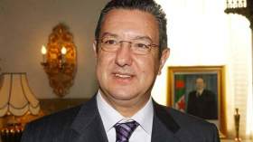 البنوك تُسقط “من أين لك هذا؟” وتُخطر الأمن في حالة الشبهة