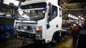 الحكومة تعطي الضوء الأخضر لبناء أكبر مصنع للشاحنات الصينية