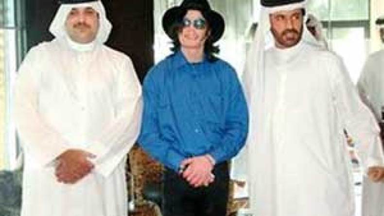 نجل ملك البحرين يقاضي مايكل جاكسون ويطالبه بإعادة 7 ملايين دولار