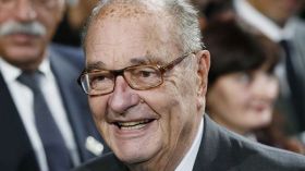 نقل الرئيس الفرنسي الأسبق جاك شيراك إلى المستشفى