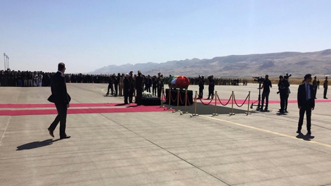 نعش طالباني يثير جدلاً لعدم لفه بالعلم العراقي