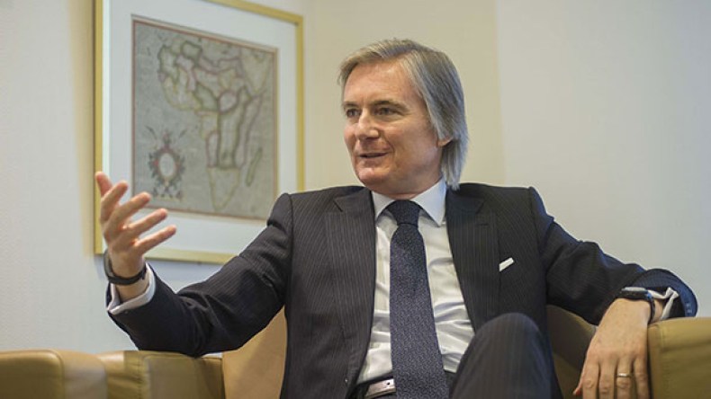 الرئيس المدير العام لـ “فيمبلكوم” يتسلم جائزة القيادة “TMT” العالمية