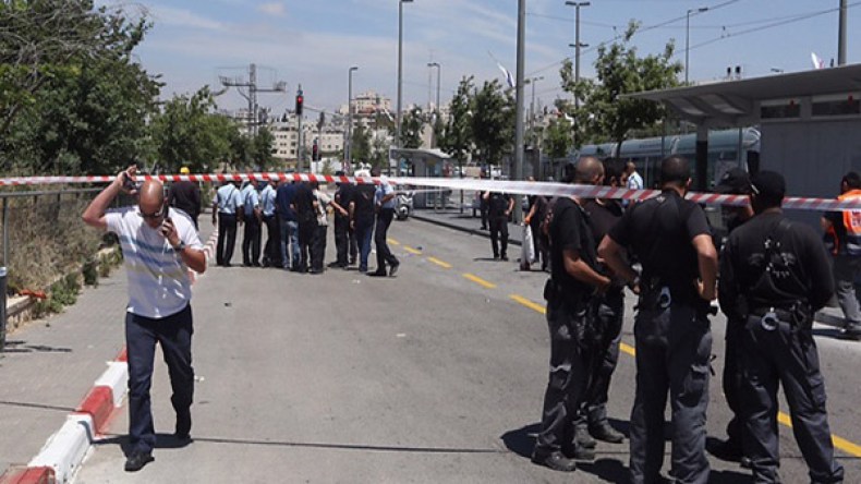 إصابة فلسطيني حاول طعن أشخاص في القدس