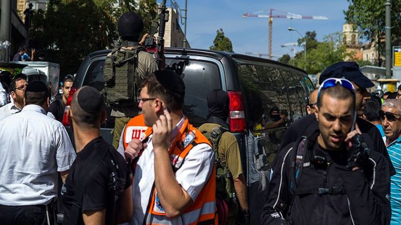 مقتل ثلاثة إسرائيليين في هجمات في القدس وتل أبيب