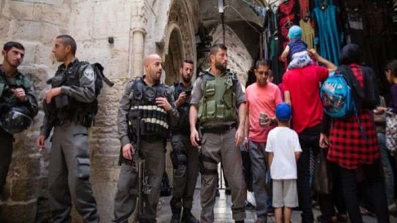131 مستوطناً يقتحمون ساحات المسجد الأقصى
