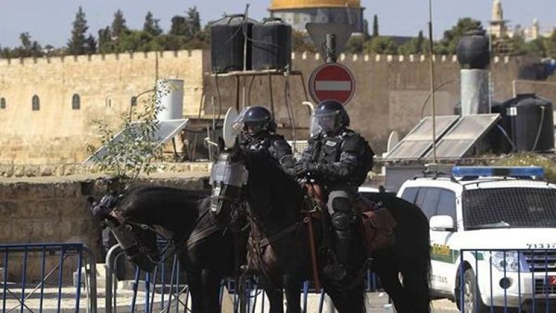 مستوطنون يعتدون على حراس الأقصى ويتوعدونهم بـ”الذبح”