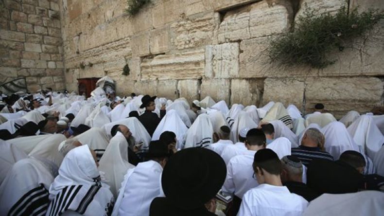 جيش الاحتلال يغلق الأراضي الفلسطينية قبل “عيد الغفران”