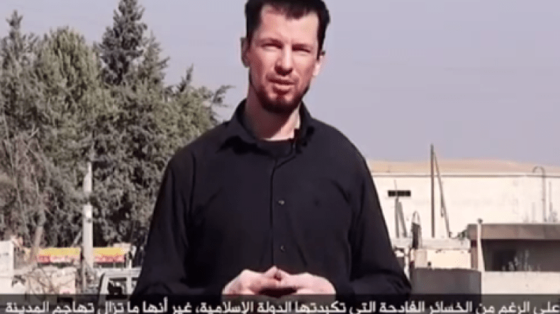داعش يبث شريط فيديو لرهينة بريطاني في كوباني