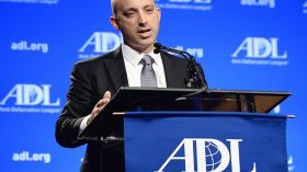 رئيس منظمة يهودية يرد على ترامب بسبب المسلمين