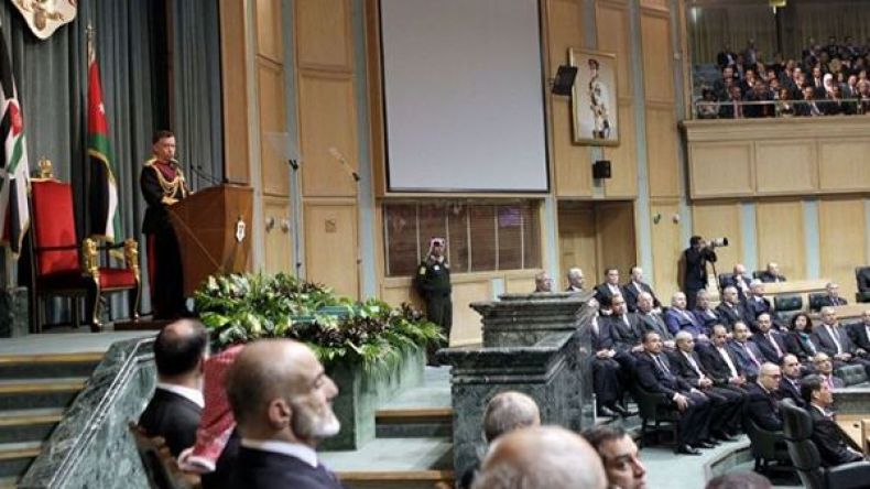 البرلمان الأردني يقر تعديلاً دستورياً يزيد سلطة الملك