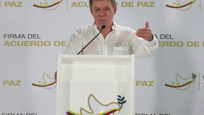 الحكومة الكولومبية توقع اتفاق سلام مع متمردي “فارك”