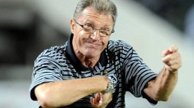 الهولندي “كرول” مدربا جديدا لفريق عنتر يحي وبلايلي