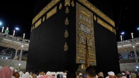 غسل الكعبة المشرفة بماء زمزم