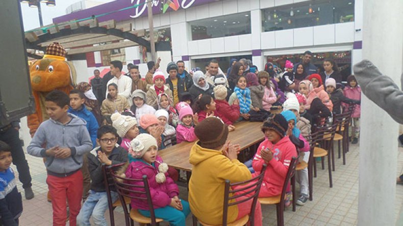 صنع 1500 غطاء خلال شهر ونصف ضمن حملة شتاء دافئ