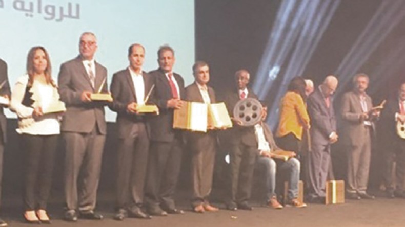 جزائري يتوج بجائزة كاتارا للرواية العربية في قطر