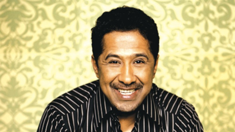 خالدللشروق:مامي شتمني ولن أغني معه حتى يسترجع سمعته