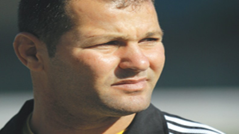 خالد لونيسي للشروق : لا مكان لمنصوري في المنتخب و الخضر ضحية ضعف البطولة