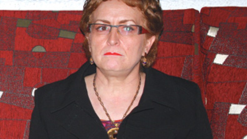 خليدة تومي تتنازل عن مسؤولية البرنامج الثقافي لغلام الله