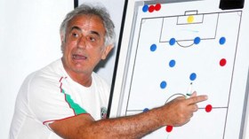 خاليلوزيتش متخوف من الجوسسة.. يخفي أوراقه ويخفف الضغط عن اللاعبين