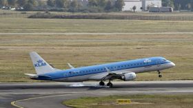 إخلاء جزئي لمطار أمستردام بعد تحذير وتوقيف شخص