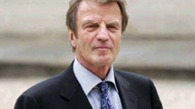 كوشنير يطلب موعدا جديدا لزيارة الجزائر شهر مارس القادم