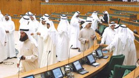 أمير الكويت يقبل استقالة الحكومة