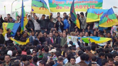 Des citoyens de la Kabylie s'opposent fermement aux partisans de “l'autonomie” lors de la commémoration du Printemps Berbère”