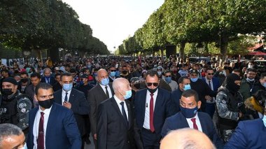 En vidéo, Kaïs Saïed se balade dans les rues de Tunis