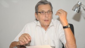 الفاف مخطئة في اعتمادها على اللاعبين المحترفين