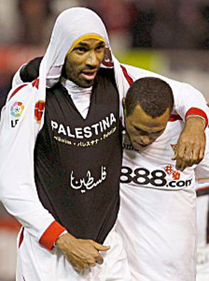 Kanoute fined for supporting Gaza