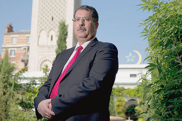 France: Bernard Cazeneuve va fermer 100 mosquées !