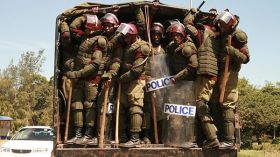 كينيا تعتقل شخصين يشتبه بأنهما يدبران لهجمات إرهابية لصالح إيران