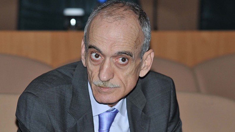 قرباج ينتظر الضوء الأخضر من “السلطة” للترشح لرئاسة الفاف