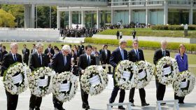 كيري ونظراؤه في مجموعة السبع يكرمون ضحايا هيروشيما