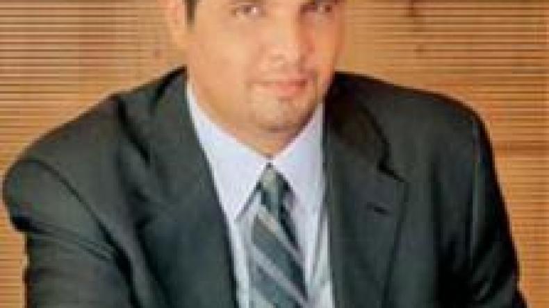 القضاء البريطاني يقرر تسليم رفيق عبد المؤمن خليفة للجزائر