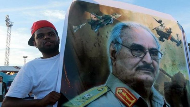 قوات موالية لحفتر تسيطر على موانئ نفطية في ليبيا