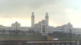 الوقوف للنشيد الوطني ليس حراما و نرفض تعنيف الأئمة