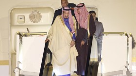 الملك سلمان يصل الصين خامس محطات جولته الآسيوية