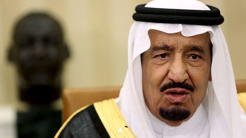 ملك السعودية يصل القاهرة في أول زيارة رسمية لمصر