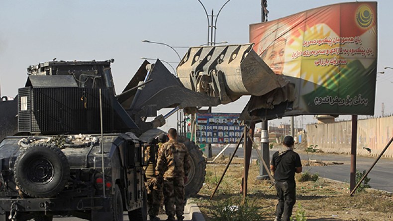 بارزاني يحث الأكراد على تفادي الحرب الأهلية