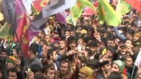 أكراد تركيا يحتفلون بعيد “النيروز”