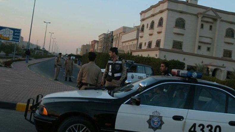 الكويت تعتقل مصرياً حاول قتل أمريكيين