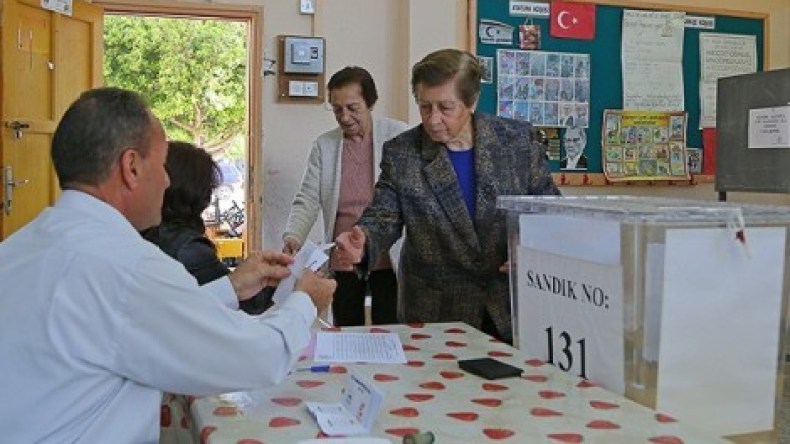 انطلاق الجولة الثانية من انتخابات الرئاسة في قبرص التركية