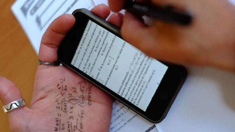 حبس صاحب مقهى أنترنت والرقابة لفتيات شاركن بالغش في البكالوريا بباتنة