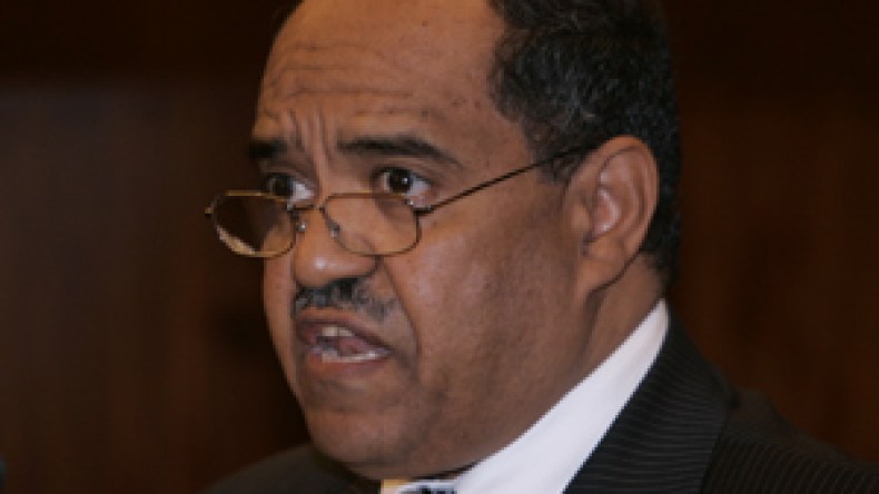 لكصاسي‭:‬ الجزائر‭ ‬ليست‭ ‬في‭ ‬مأمن‭ ‬من‭ ‬الأزمات‭ ‬المالية‭ ‬الدولية