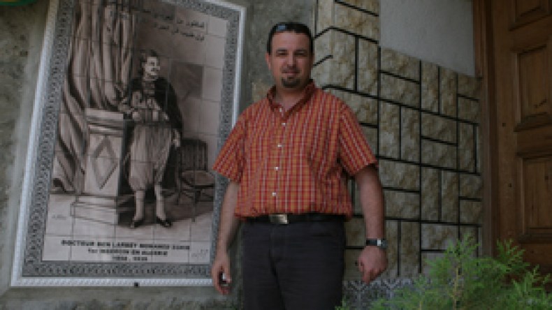 أول طبيب جزائري.. كان يعالج بالمجان ويجري عمليات جراحية في ساحة الشهداء