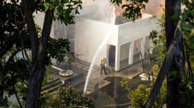 حرائق هائلة تجتاح أحياء لوس أنجليس الراقية